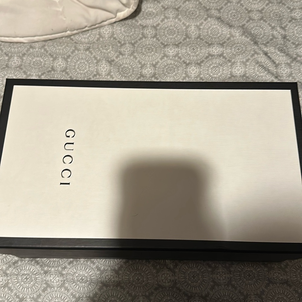 Gucci sneakers size 38 1/2 worn 2 times . Dust bag and box included
